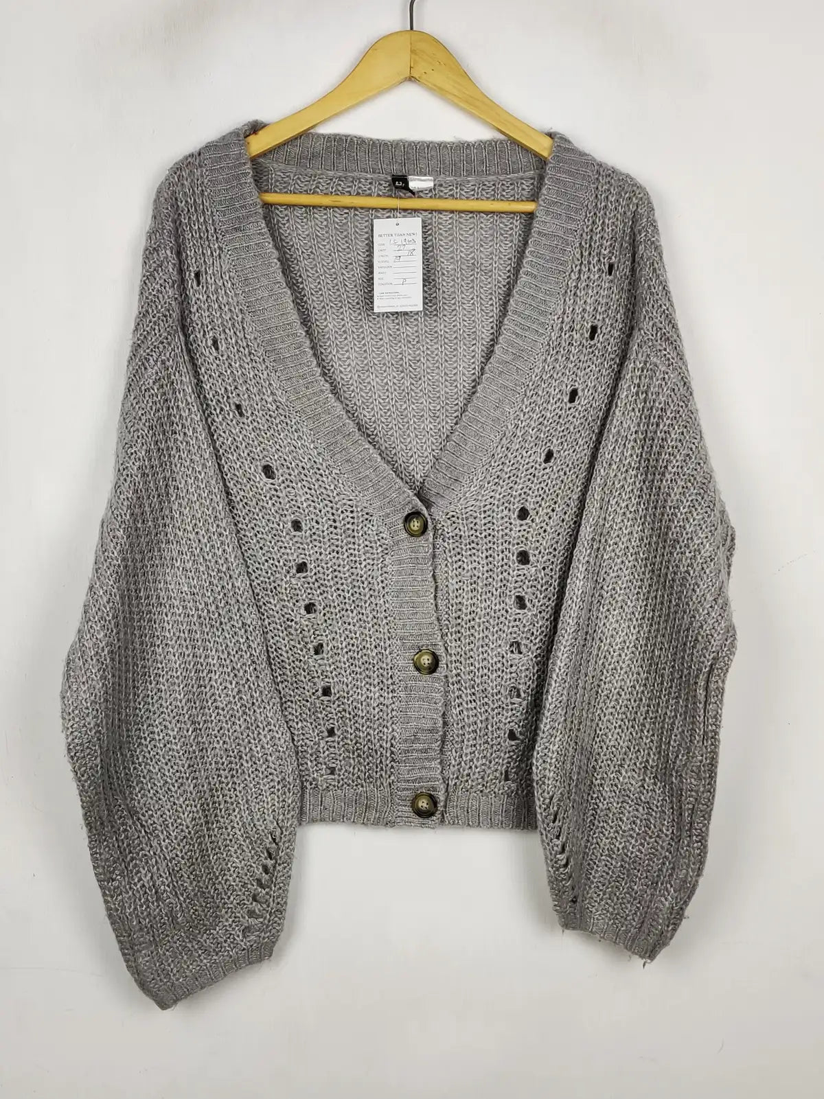 Buy online pre-used pre-loved 100% authentic & Original branded H&M (LS-19103) available in Pakistan. Top international brands avilable.