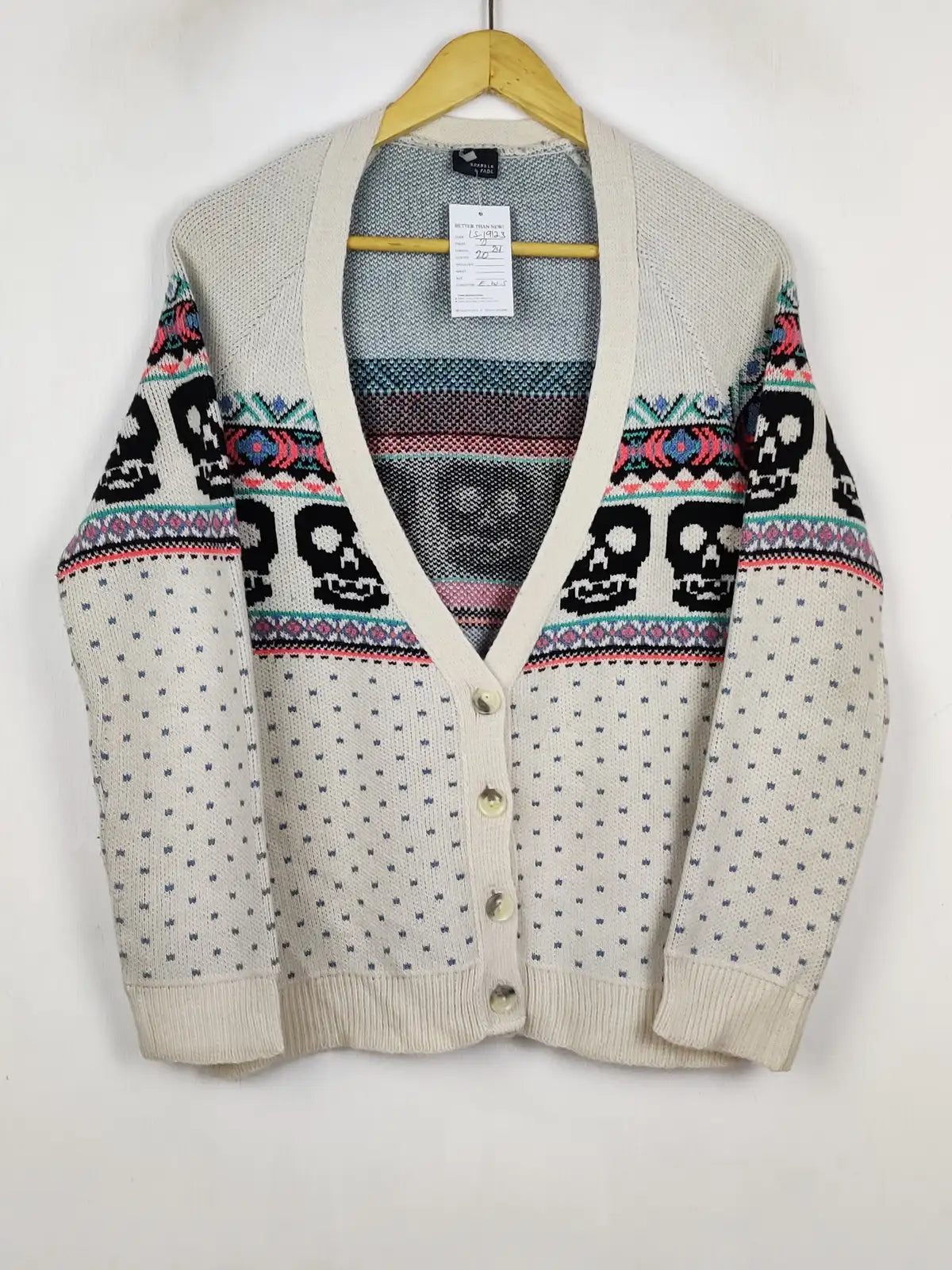 Buy online pre-used pre-loved 100% authentic & Original branded Sparkle & Fade (LS-19123) available in Pakistan. Top international brands avilable.