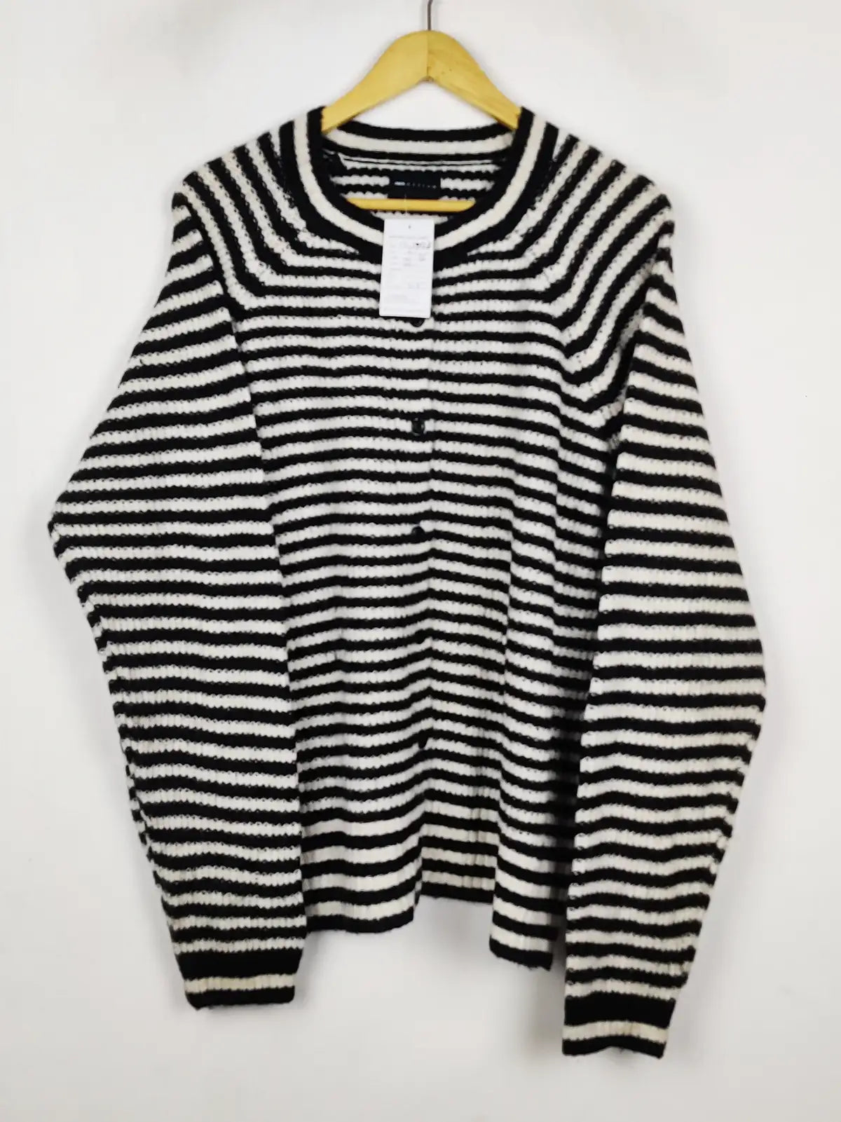 Buy online pre-used pre-loved 100% authentic & Original branded Asos (LS-19126) available in Pakistan. Top international brands avilable.