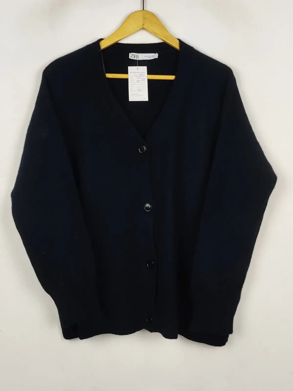 Buy online pre-used pre-loved 100% authentic & Original branded Zara (LS-19131) available in Pakistan. Top international brands avilable.