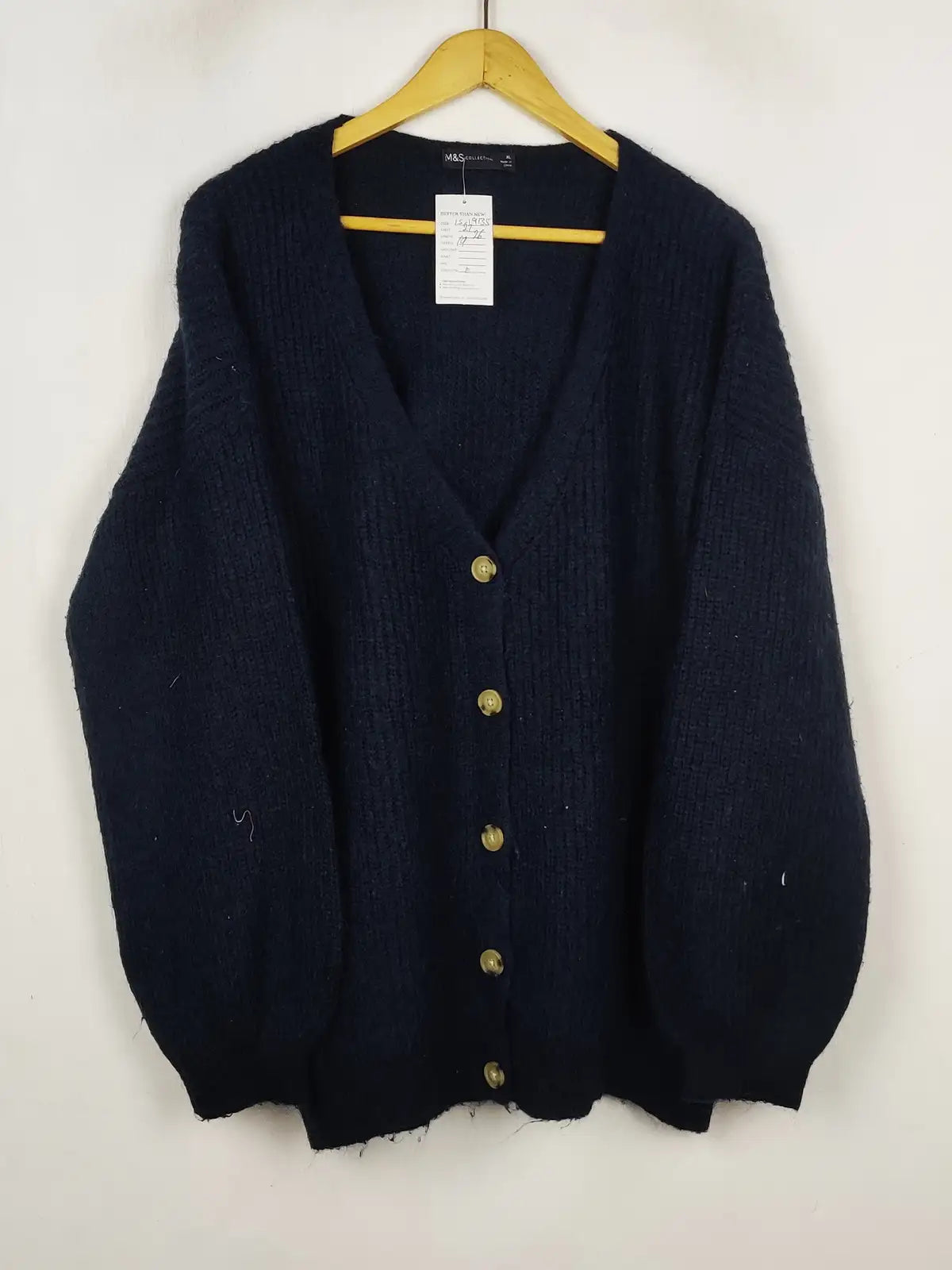 Buy online pre-used pre-loved 100% authentic & Original branded Marks & Spencer (LS-19135) available in Pakistan. Top international brands avilable.