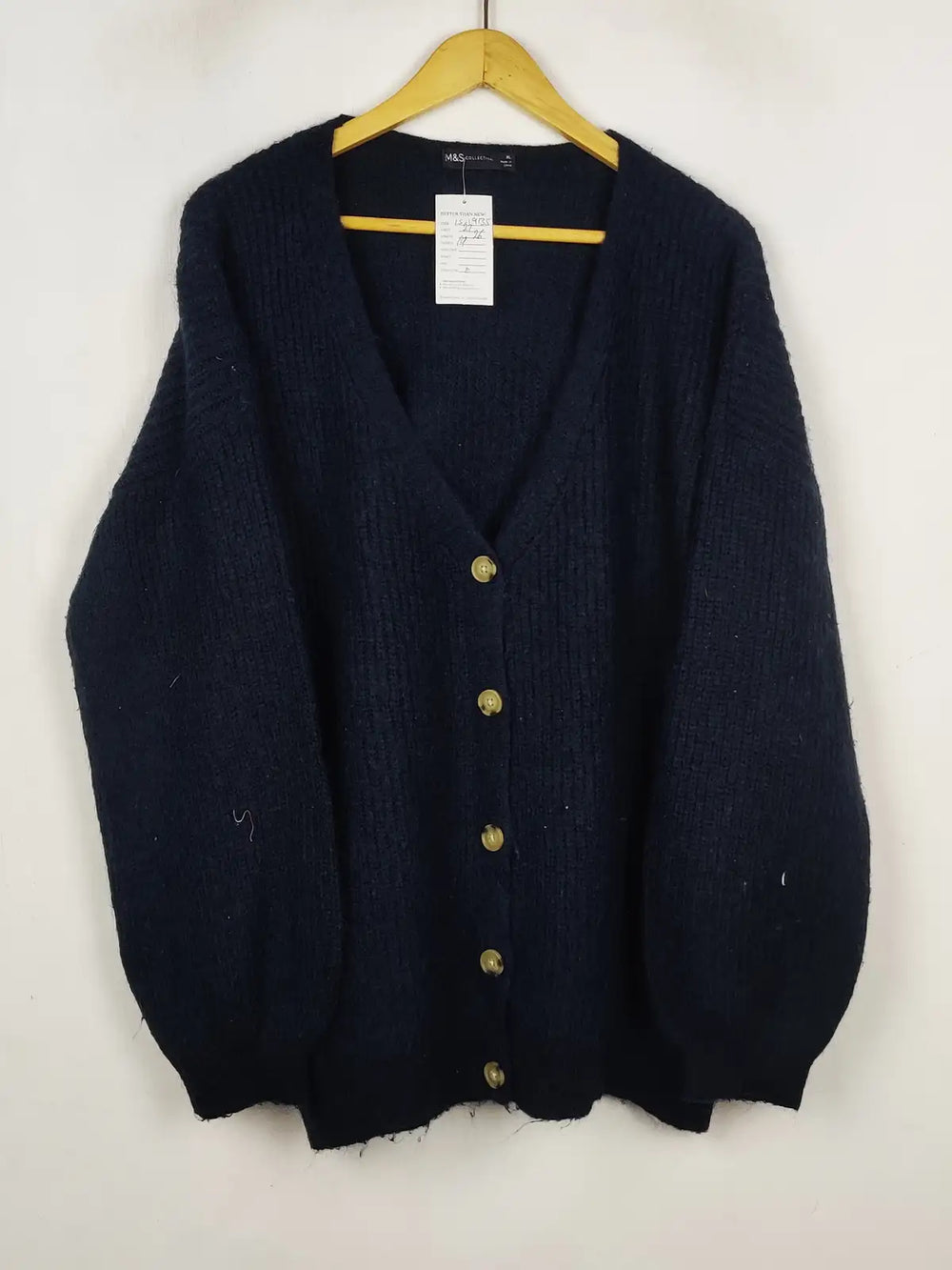 Buy online pre-used pre-loved 100% authentic & Original branded Marks & Spencer (LS-19135) available in Pakistan. Top international brands avilable.
