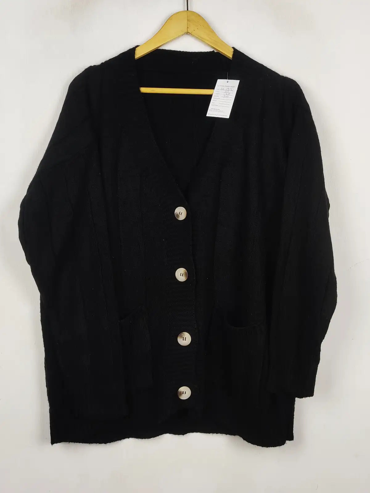 Buy online pre-used pre-loved 100% authentic & Original branded Unknown Brand (LS-19151) available in Pakistan. Top international brands avilable.