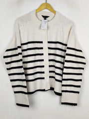 Buy online pre-used pre-loved 100% authentic & Original branded New Look (LS-19152) available in Pakistan. Top international brands avilable.