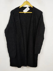 Buy online pre-used pre-loved 100% authentic & Original branded Unknown Brand (LS-19153) available in Pakistan. Top international brands avilable.