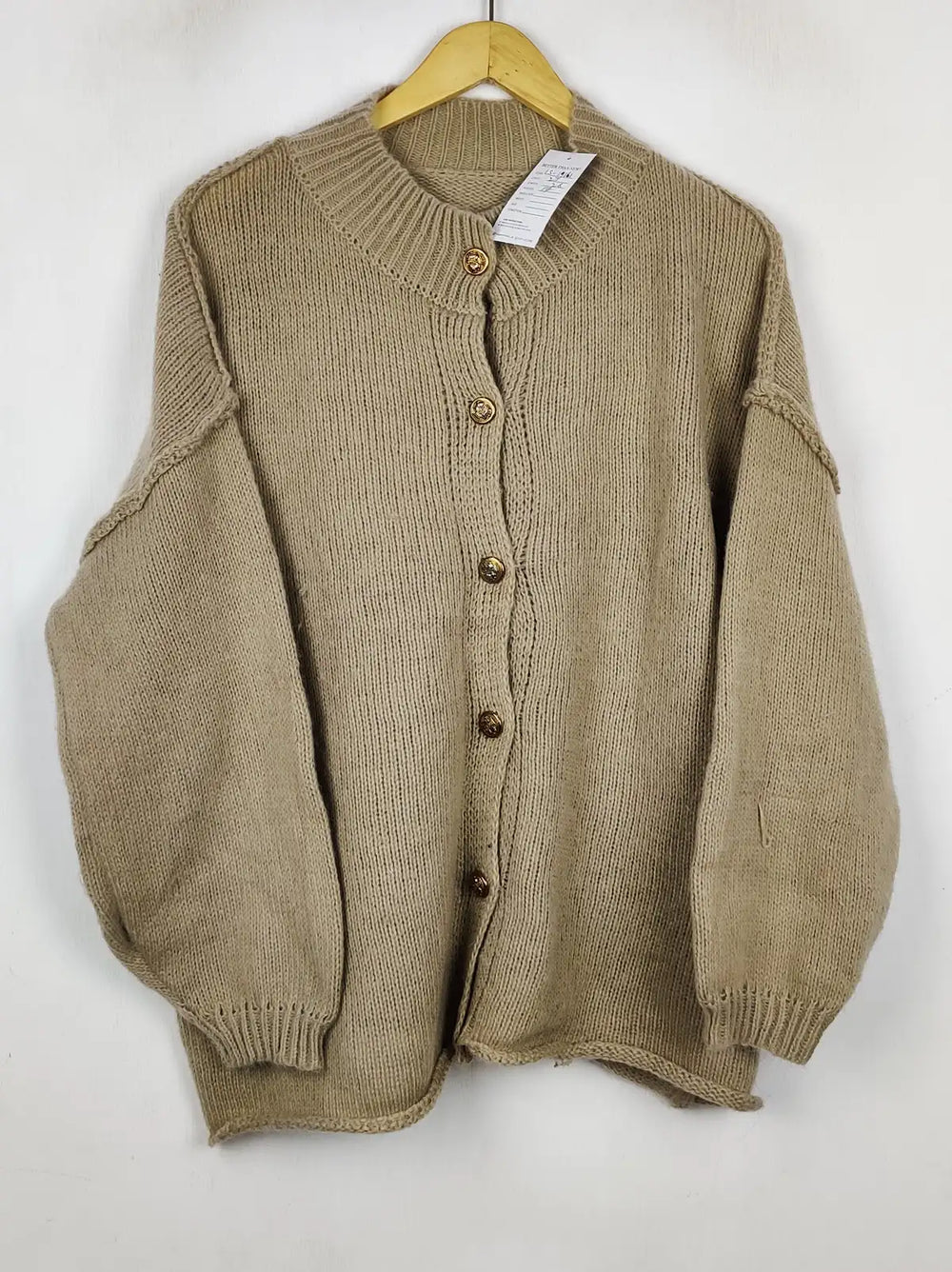 Buy online pre-used pre-loved 100% authentic & Original branded Unknown Brand (LS-19161) available in Pakistan. Top international brands avilable.