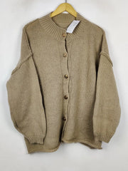 Buy online pre-used pre-loved 100% authentic & Original branded Unknown Brand (LS-19161) available in Pakistan. Top international brands avilable.