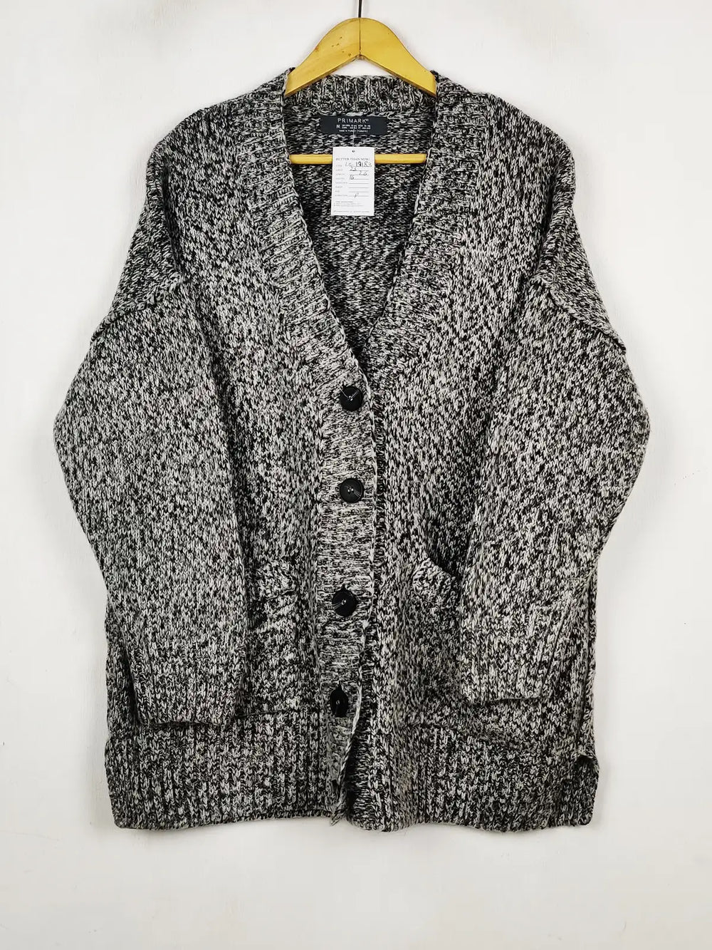 Buy online pre-used pre-loved 100% authentic & Original branded Primark (LS-19183) available in Pakistan. Top international brands avilable.
