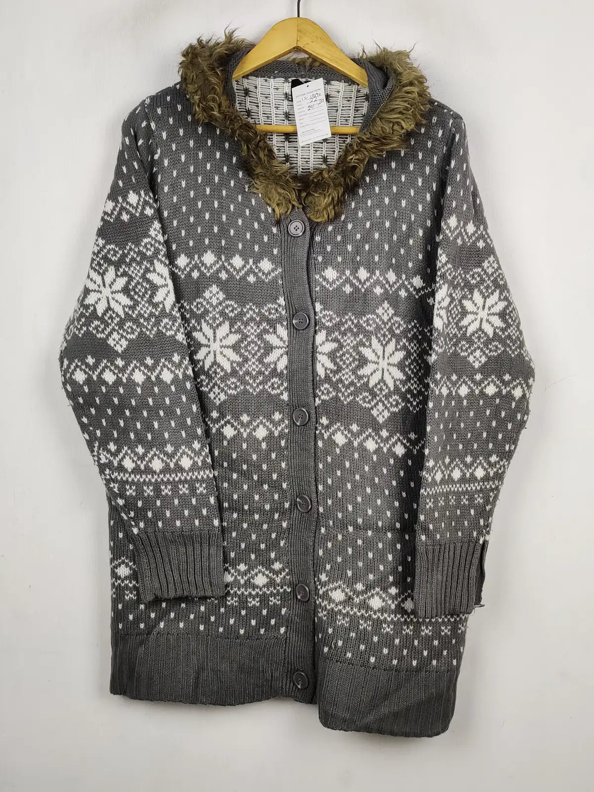 Buy online pre-used pre-loved 100% authentic & Original branded Be You (LS-19190) available in Pakistan. Top international brands avilable.