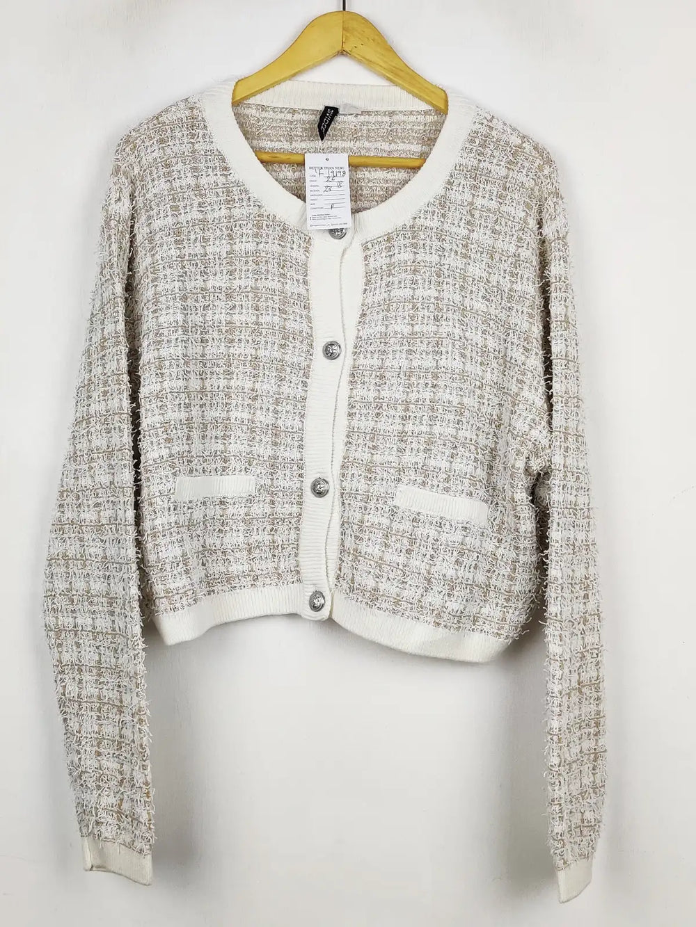 Buy online pre-used pre-loved 100% authentic & Original branded H&M (LS-19198) available in Pakistan. Top international brands avilable.