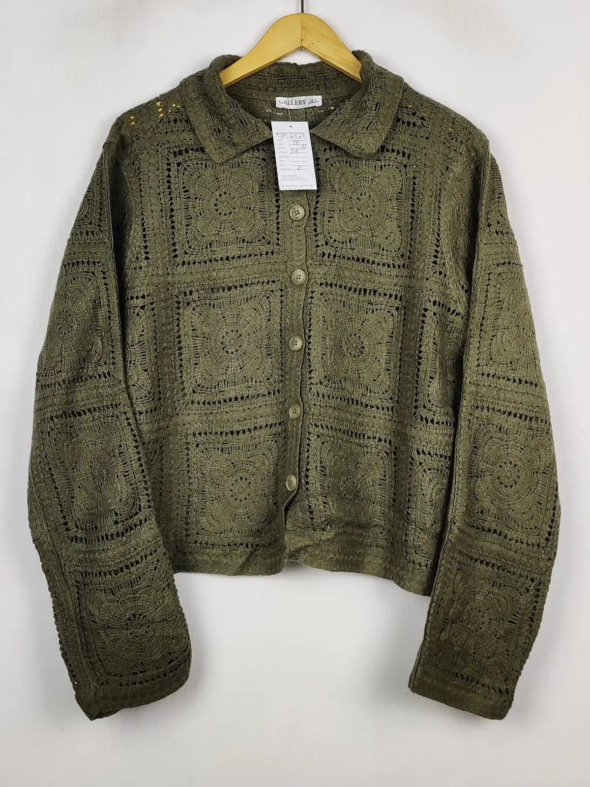 Buy online pre-used pre-loved 100% authentic & Original branded Gallery (LS-19202) available in Pakistan. Top international brands avilable.