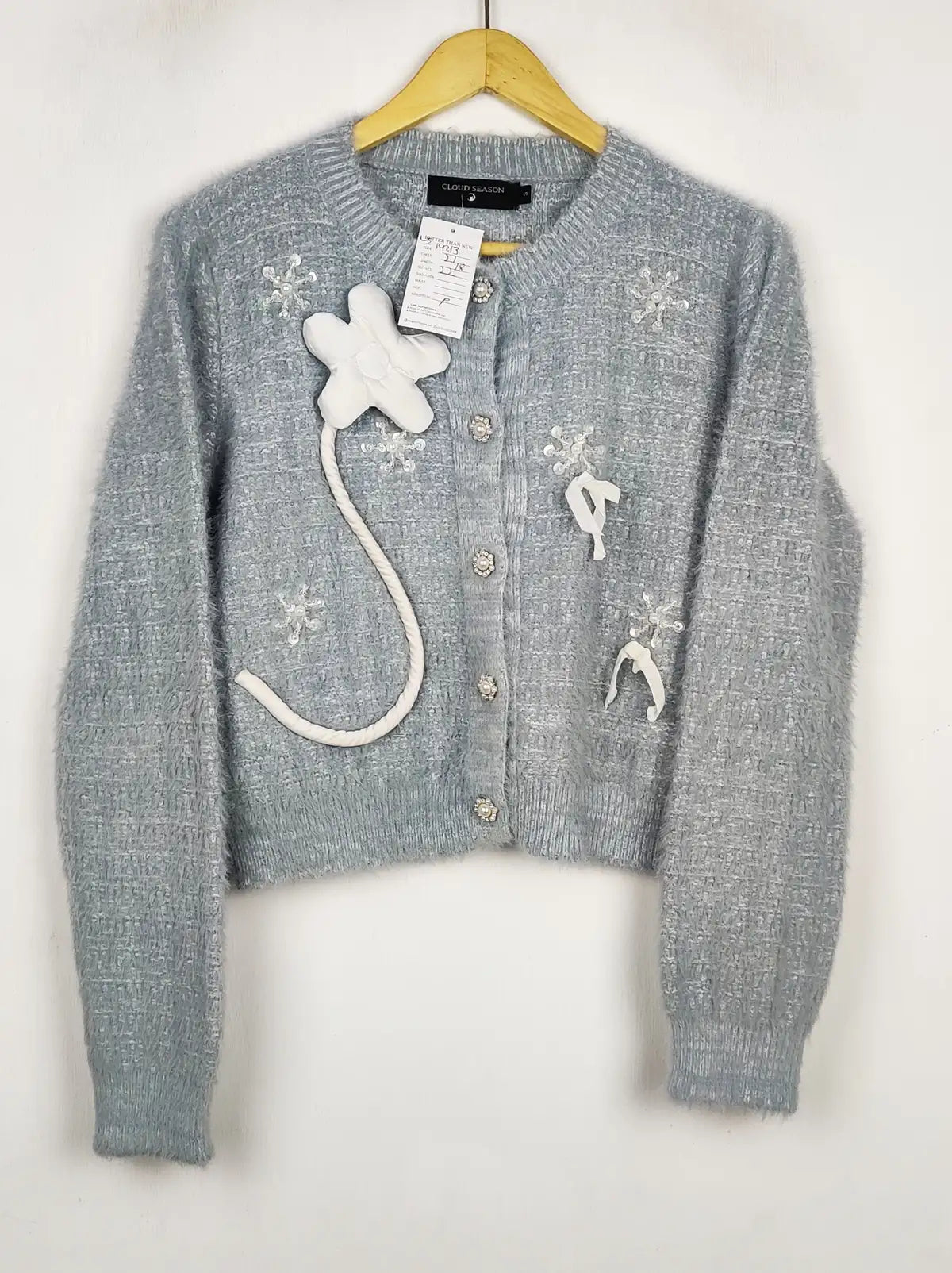 Buy online pre-used pre-loved 100% authentic & Original branded Cloud Season (LS-19213) available in Pakistan. Top international brands avilable.