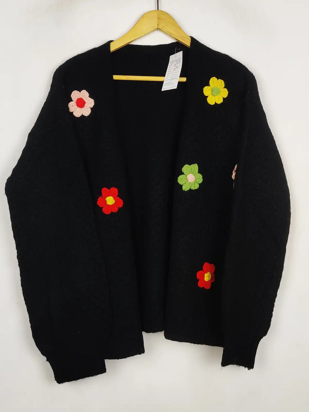Buy online pre-used pre-loved 100% authentic & Original branded Unknown Brand (LS-19220) available in Pakistan. Top international brands avilable.