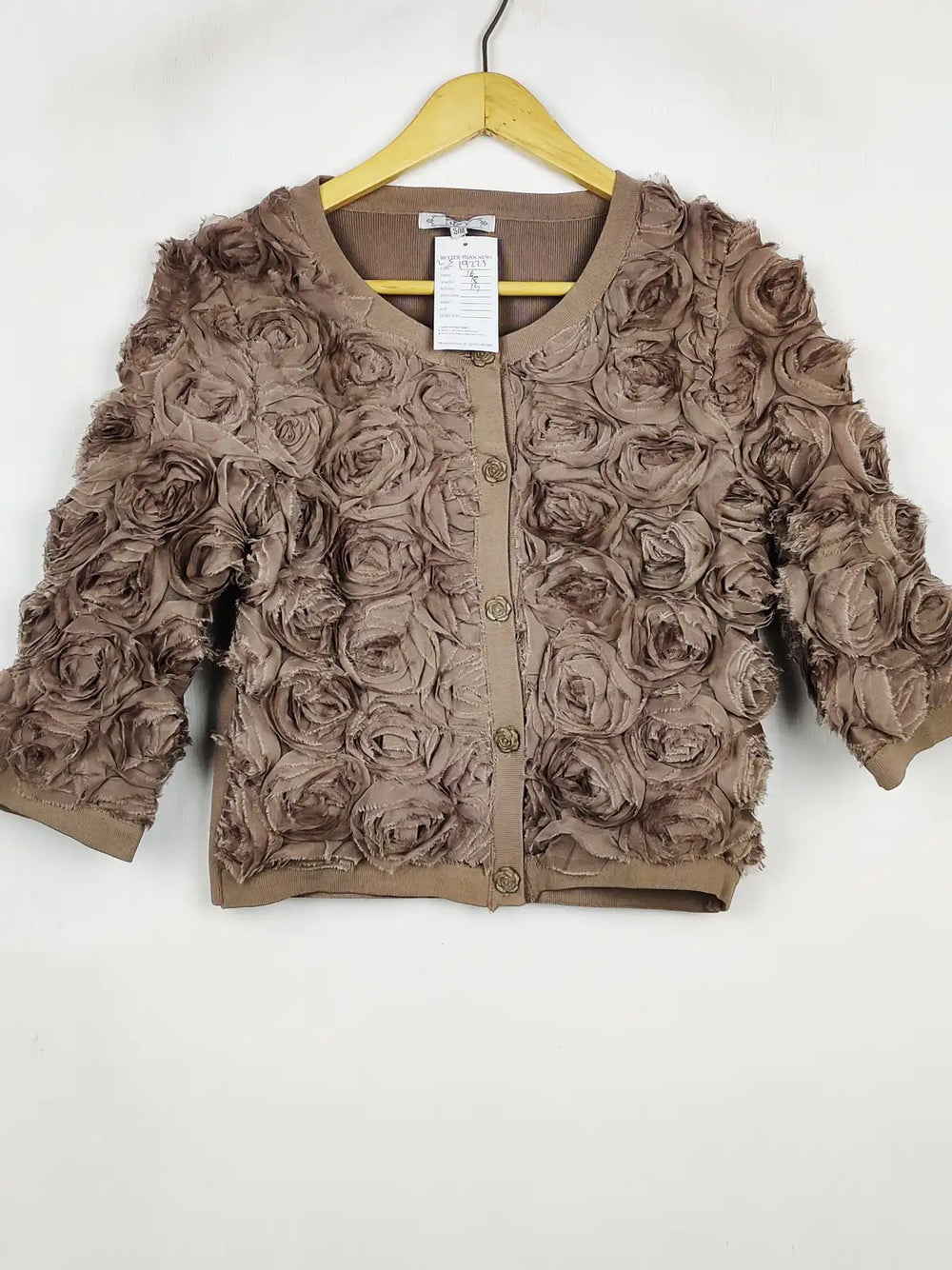 Buy online pre-used pre-loved 100% authentic & Original branded Lucy (LS-19221) available in Pakistan. Top international brands avilable.
