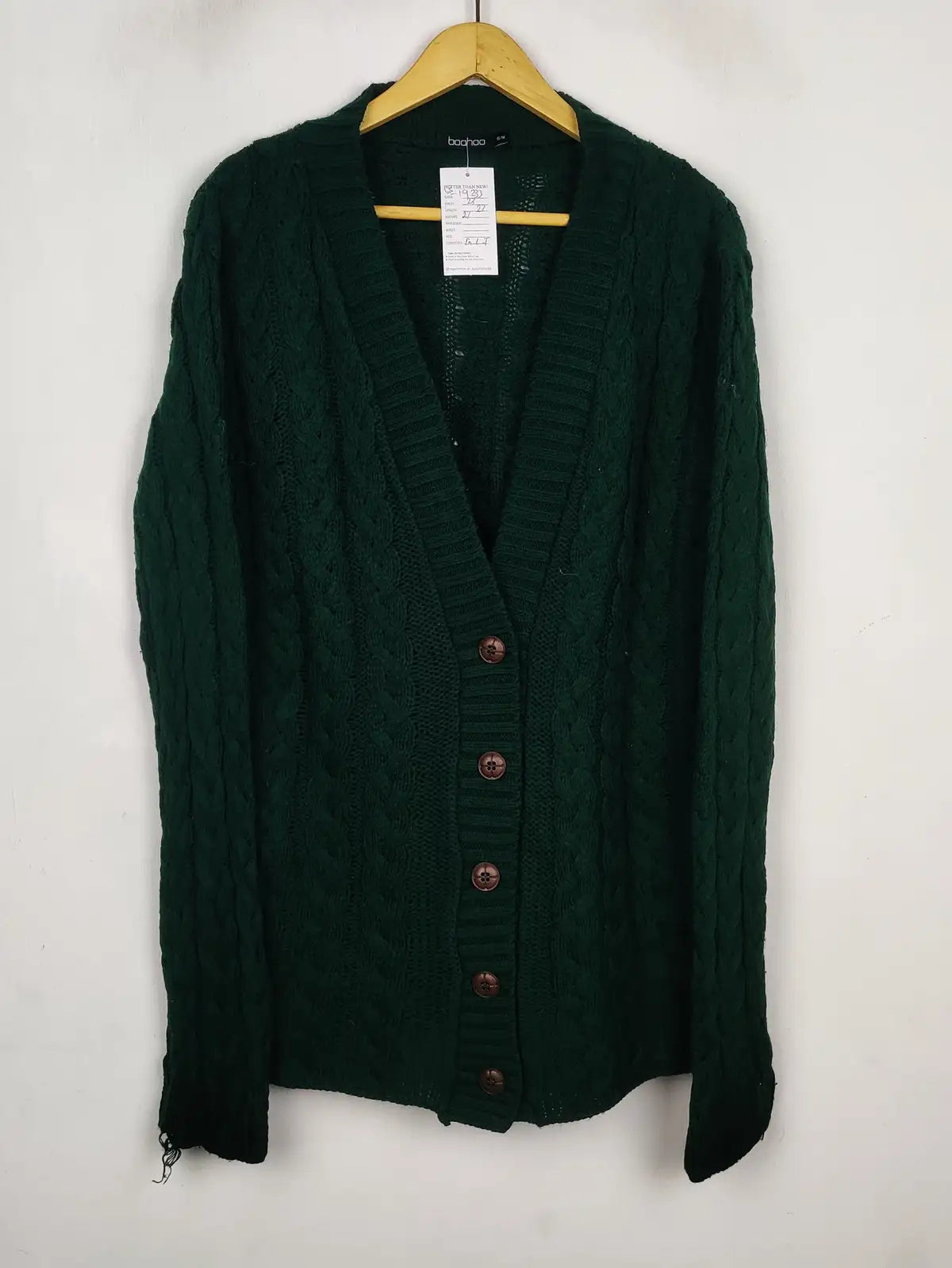 Buy online pre-used pre-loved 100% authentic & Original branded Boohoo (LS-19233) available in Pakistan. Top international brands avilable.
