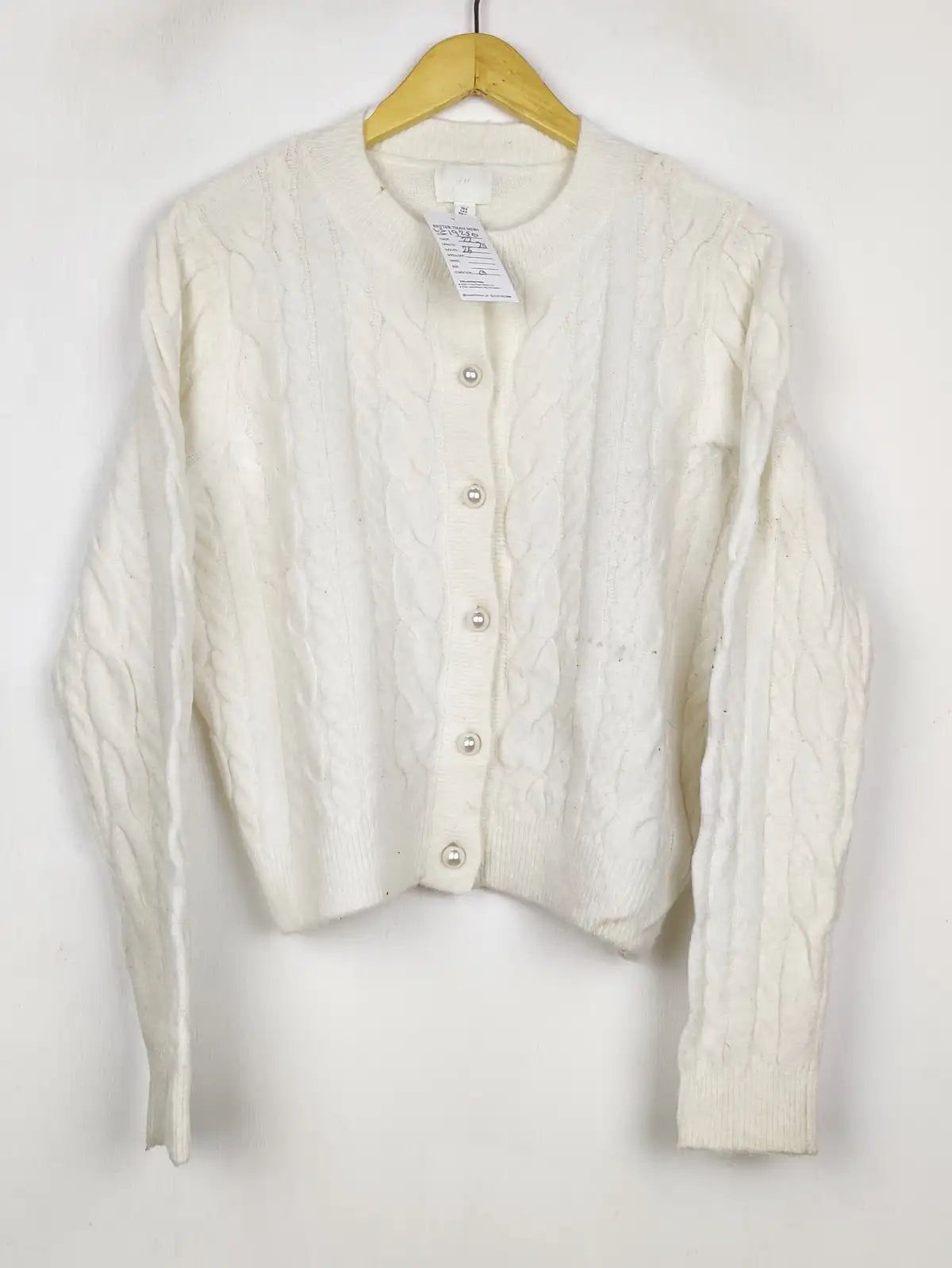 Buy online pre-used pre-loved 100% authentic & Original branded H&M (LS-19250) available in Pakistan. Top international brands avilable.