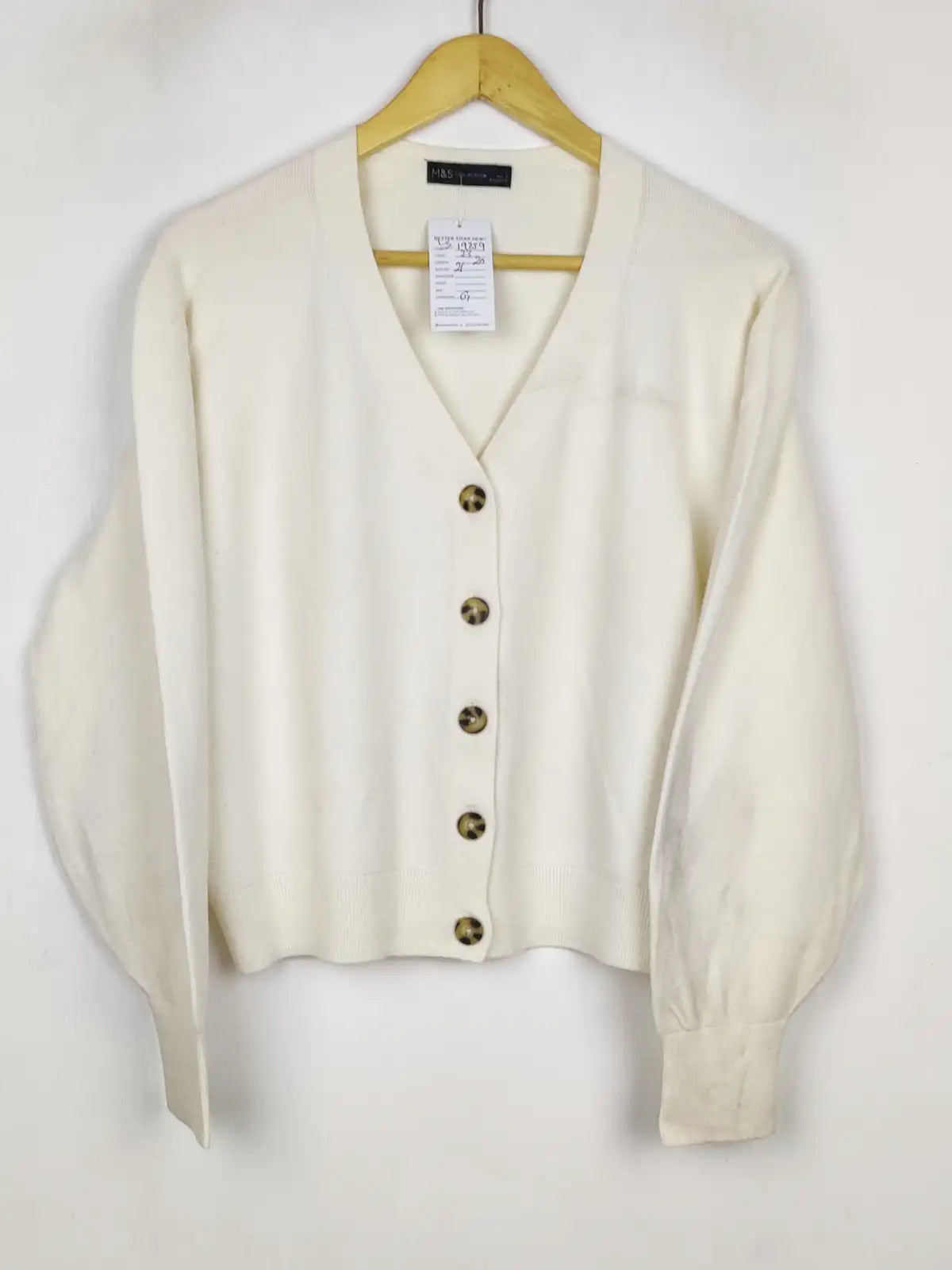 Buy online pre-used pre-loved 100% authentic & Original branded Marks & Spencer (LS-19259) available in Pakistan. Top international brands avilable.