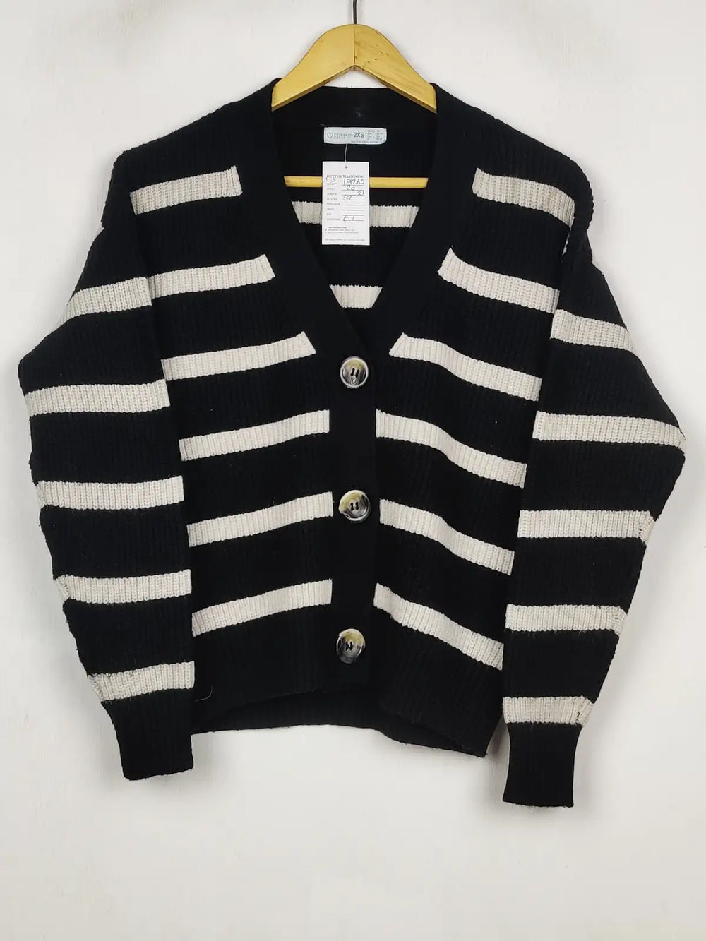 Buy online pre-used pre-loved 100% authentic & Original branded Primark (LS-19265) available in Pakistan. Top international brands avilable.