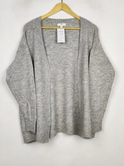 Buy online pre-used pre-loved 100% authentic & Original branded H&M (LS-19278) available in Pakistan. Top international brands avilable.