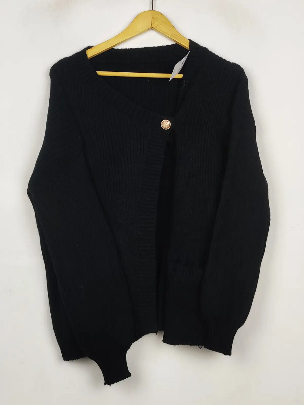 Buy online pre-used pre-loved 100% authentic & Original branded Unknown Brand (LS-19281) available in Pakistan. Top international brands avilable.