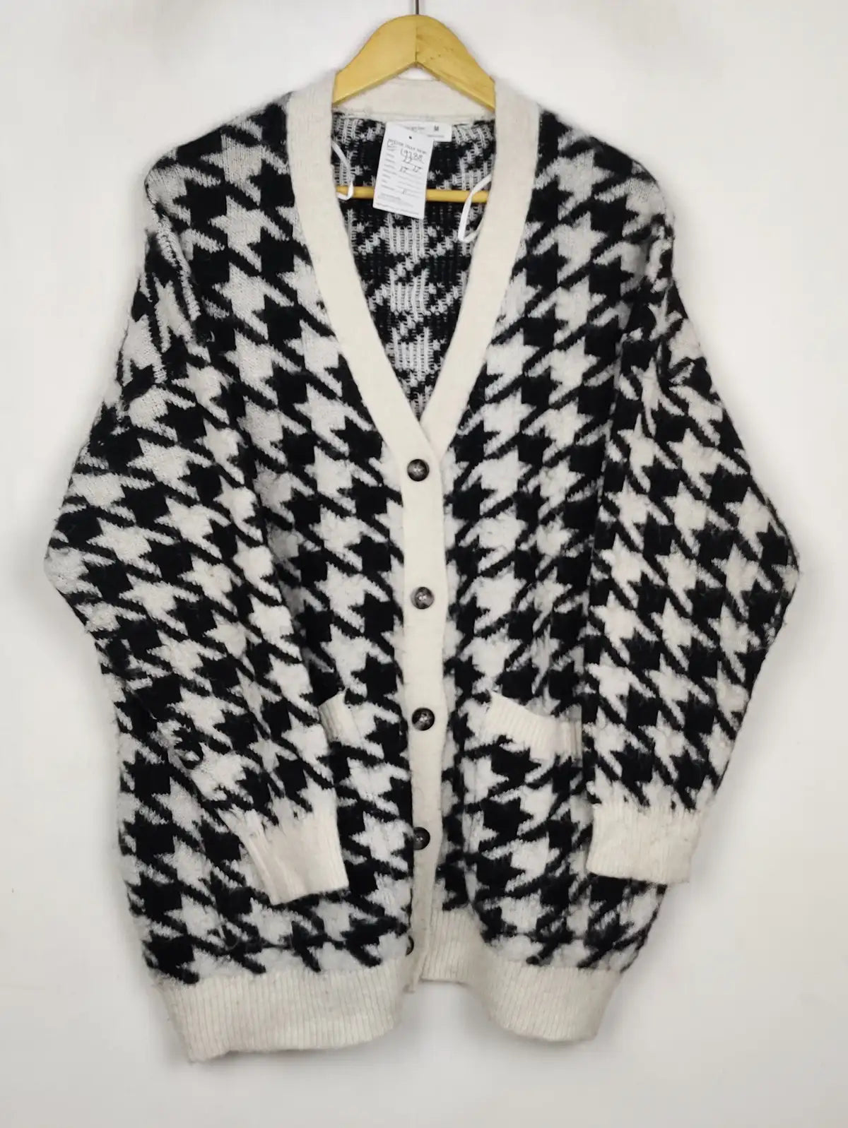 Buy online pre-used pre-loved 100% authentic & Original branded Primark (LS-19288) available in Pakistan. Top international brands avilable.