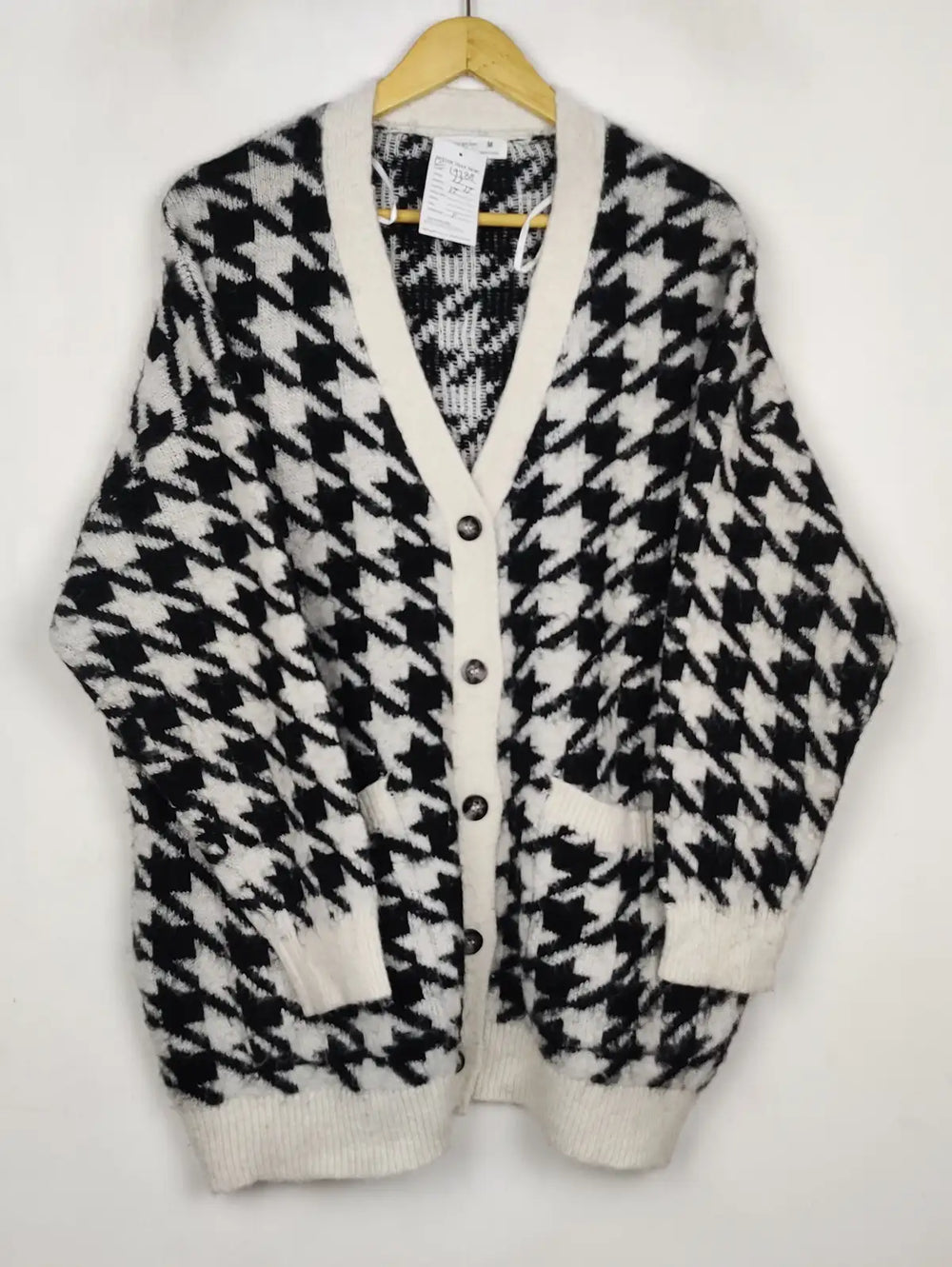 Buy online pre-used pre-loved 100% authentic & Original branded Primark (LS-19288) available in Pakistan. Top international brands avilable.