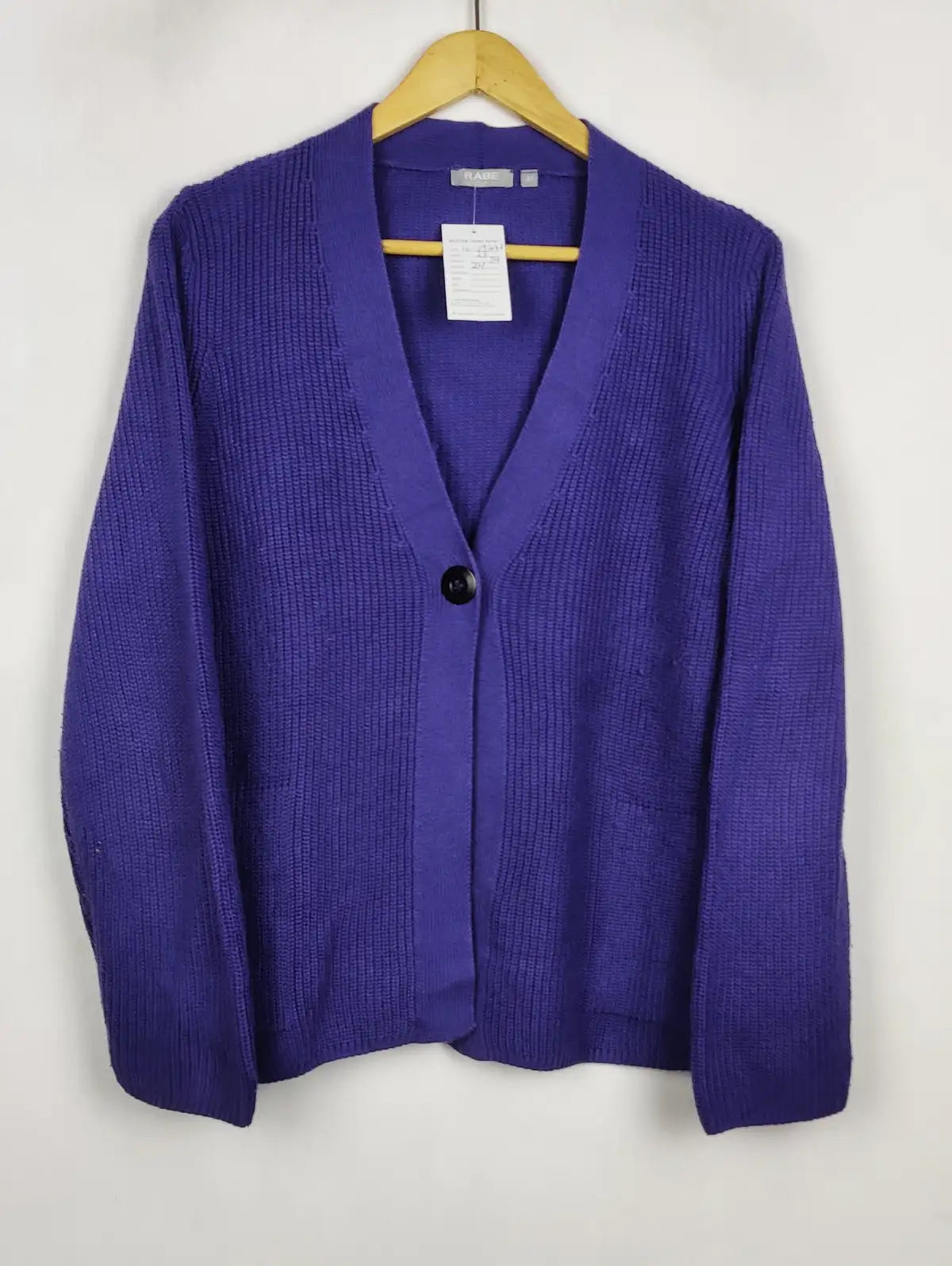 Buy online pre-used pre-loved 100% authentic & Original branded Rabe (LS-19297) available in Pakistan. Top international brands avilable.