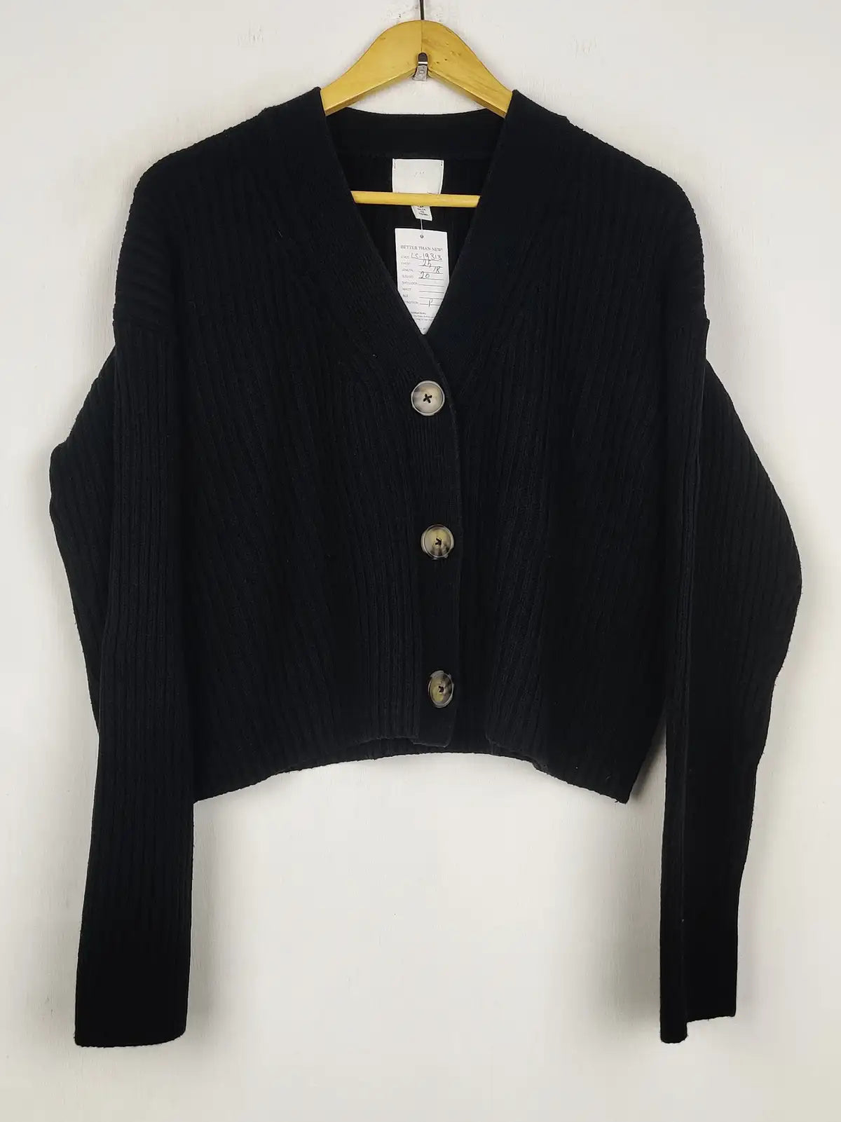 Buy online pre-used pre-loved 100% authentic & Original branded H&M (LS-19313) available in Pakistan. Top international brands avilable.