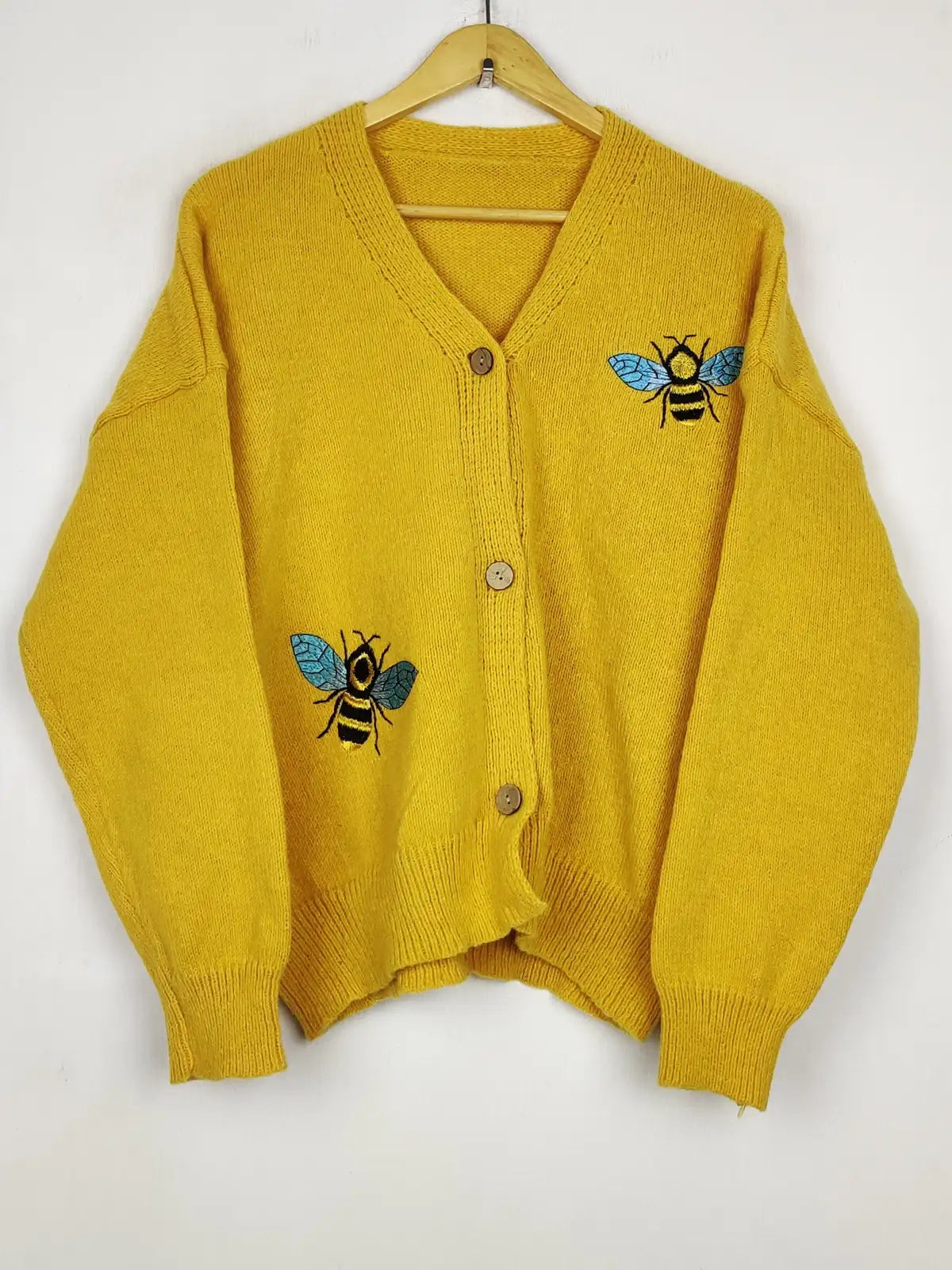 Buy online pre-used pre-loved 100% authentic & Original branded Unknown Brand (LS-19317) available in Pakistan. Top international brands avilable.