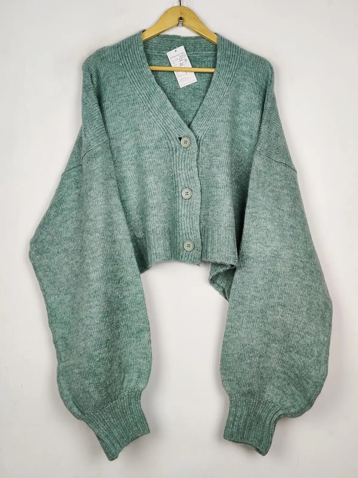 Buy online pre-used pre-loved 100% authentic & Original branded Unknown Brand (LS-19343) available in Pakistan. Top international brands avilable.
