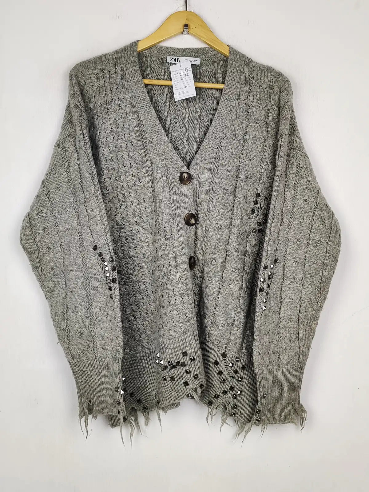 Buy online pre-used pre-loved 100% authentic & Original branded Zara (LS-19362) available in Pakistan. Top international brands avilable.
