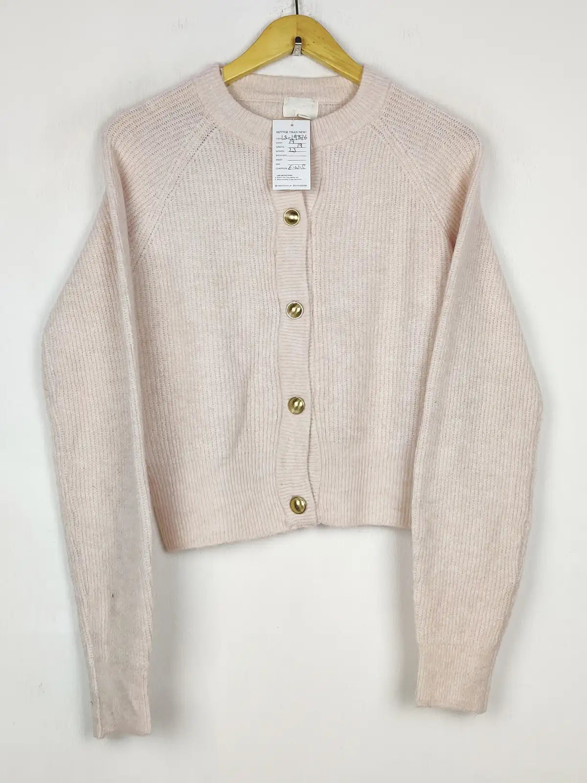 Buy online pre-used pre-loved 100% authentic & Original branded H&M (LS-19376) available in Pakistan. Top international brands avilable.