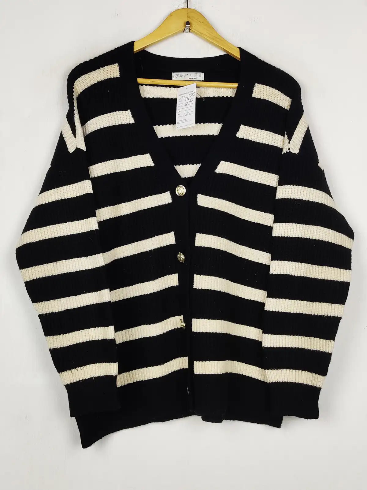 Buy online pre-used pre-loved 100% authentic & Original branded Primark (LS-19387) available in Pakistan. Top international brands avilable.