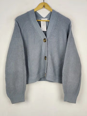 Buy online pre-used pre-loved 100% authentic & Original branded H&M (LS-19395) available in Pakistan. Top international brands avilable.