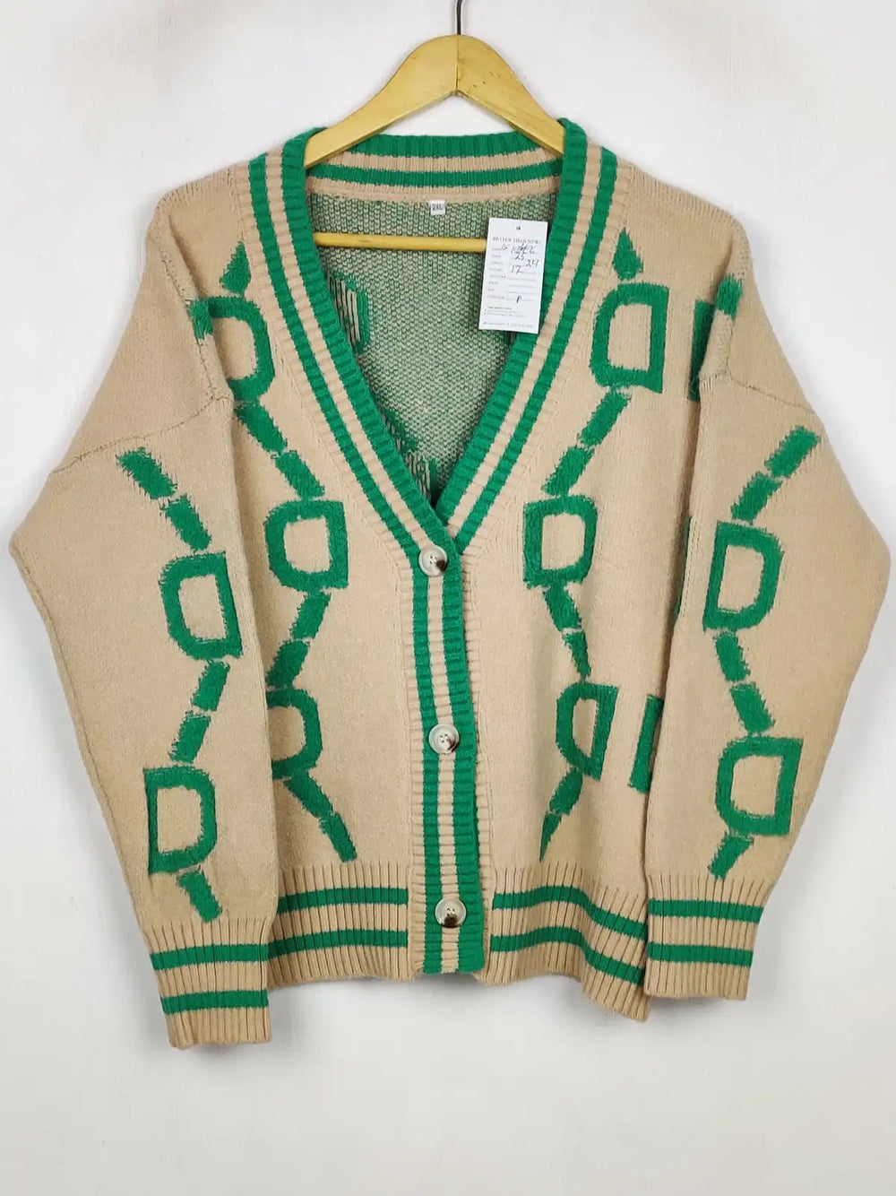 Buy online pre-used pre-loved 100% authentic & Original branded Unknown Brand (LS-19406) available in Pakistan. Top international brands avilable.