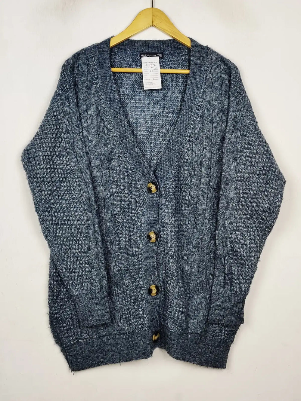 Buy online pre-used pre-loved 100% authentic & Original branded Marks & Spencer (LS-19440) available in Pakistan. Top international brands avilable.
