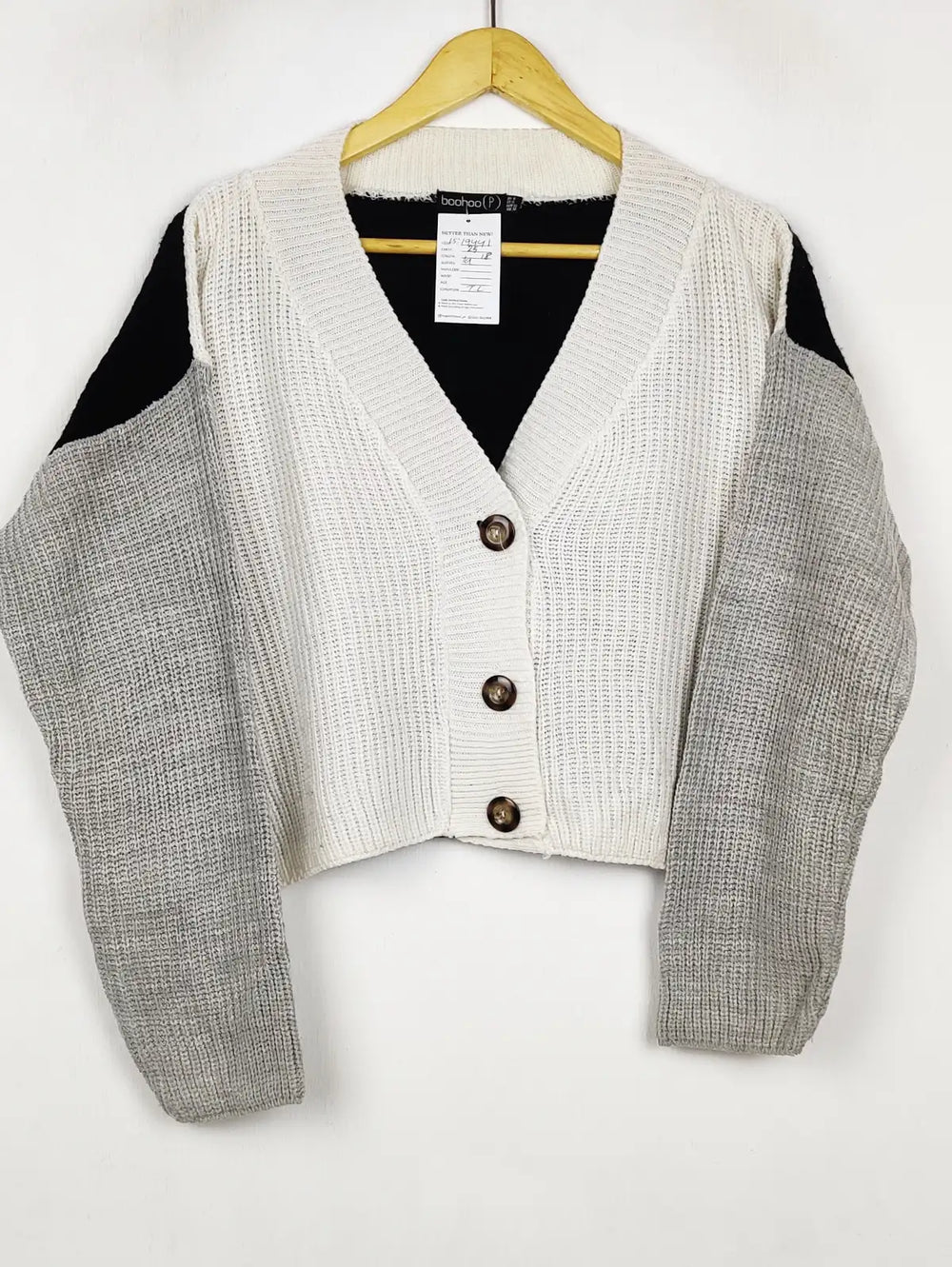 Buy online pre-used pre-loved 100% authentic & Original branded Boohoo (LS-19441) available in Pakistan. Top international brands avilable.