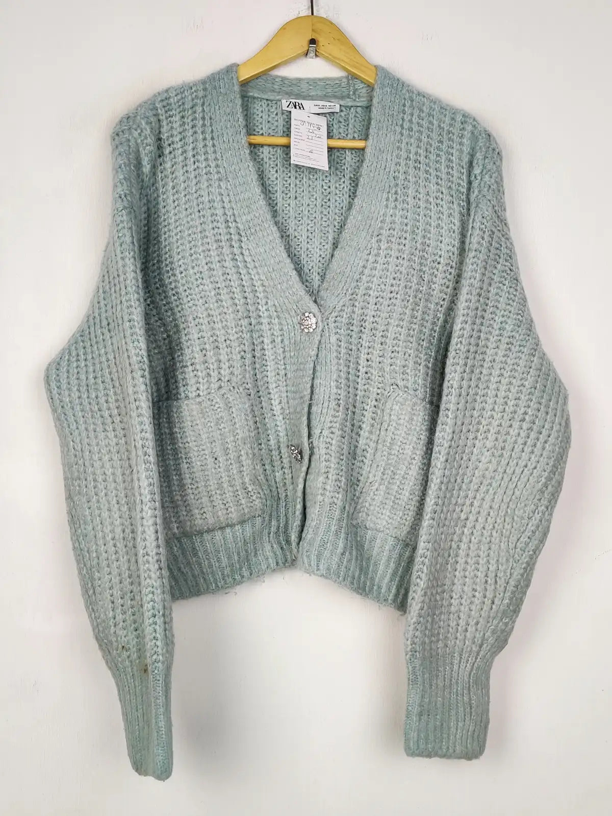 Buy online pre-used pre-loved 100% authentic & Original branded Zara (LS-19447) available in Pakistan. Top international brands avilable.