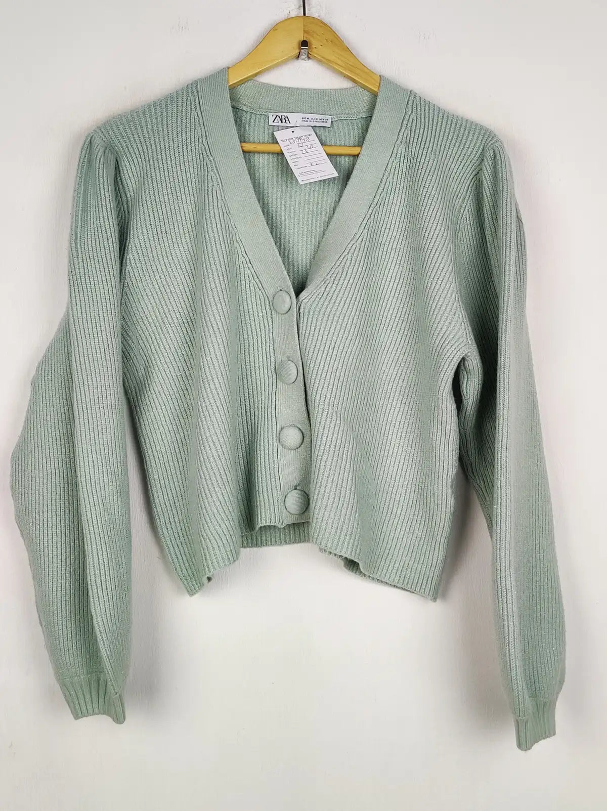 Buy online pre-used pre-loved 100% authentic & Original branded Zara (LS-19453) available in Pakistan. Top international brands avilable.