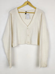 Buy online pre-used pre-loved 100% authentic & Original branded H&M (LS-19459) available in Pakistan. Top international brands avilable.