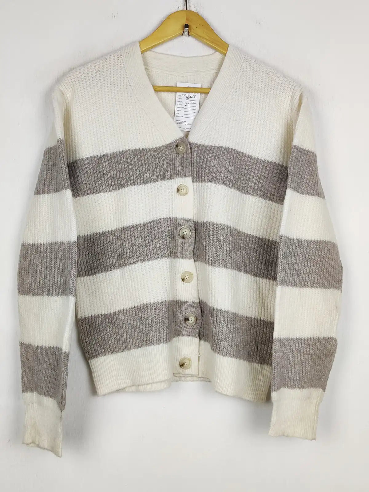 Buy online pre-used pre-loved 100% authentic & Original branded Dunnes Stores (LS-19469) available in Pakistan. Top international brands avilable.