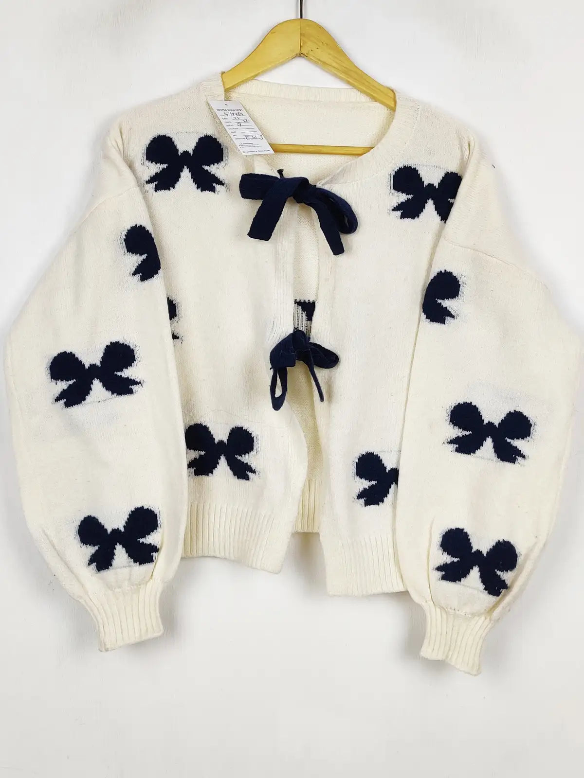 Buy online pre-used pre-loved 100% authentic & Original branded Unknown Brand (LS-19484) available in Pakistan. Top international brands avilable.