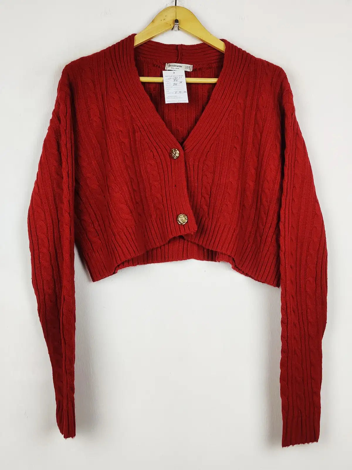 Buy online pre-used pre-loved 100% authentic & Original branded Stradivarius (LS-19533) available in Pakistan. Top international brands avilable.