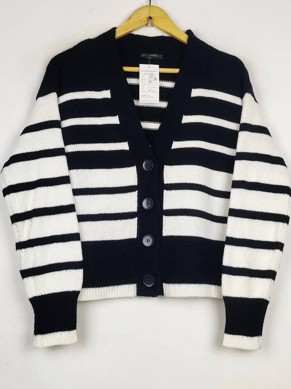 Buy online pre-used pre-loved 100% authentic & Original branded Dunnes Stores (LS-19563) available in Pakistan. Top international brands avilable.