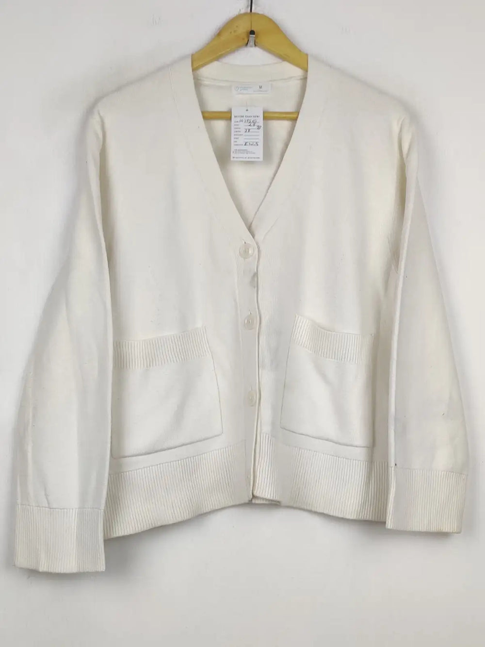 Buy online pre-used pre-loved 100% authentic & Original branded Primark (LS-19565) available in Pakistan. Top international brands avilable.