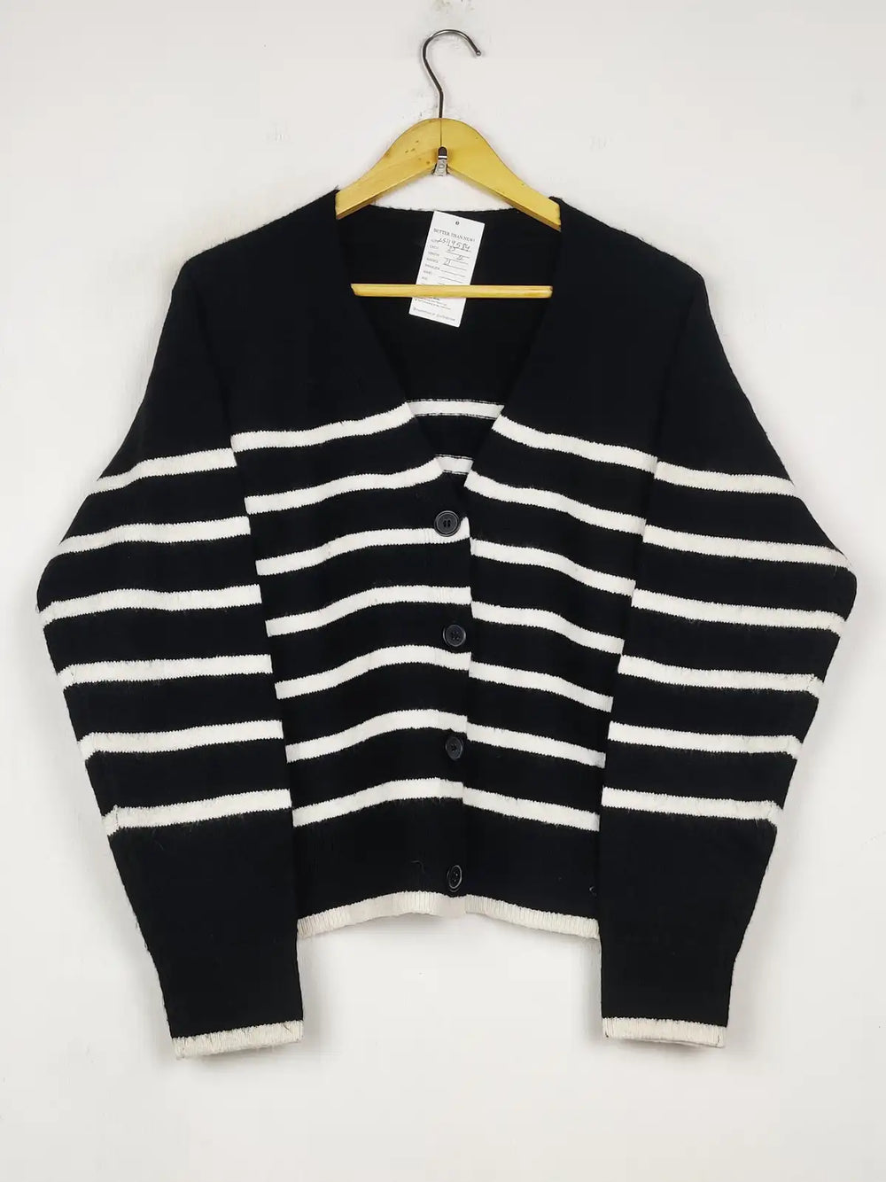 Buy online pre-used pre-loved 100% authentic & Original branded New Look (LS-19584) available in Pakistan. Top international brands avilable.