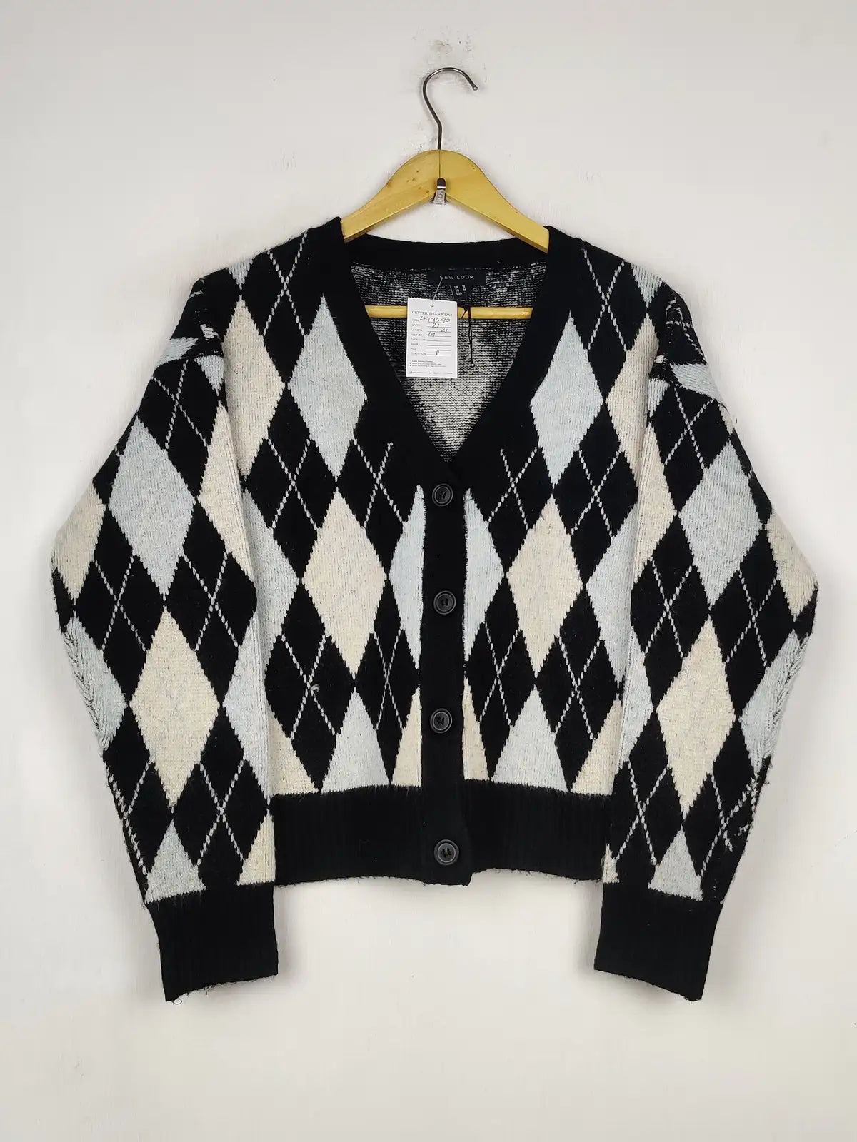 Buy online pre-used pre-loved 100% authentic & Original branded New Look (LS-19590) available in Pakistan. Top international brands avilable.