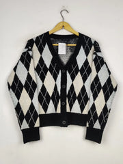 Buy online pre-used pre-loved 100% authentic & Original branded New Look (LS-19590) available in Pakistan. Top international brands avilable.