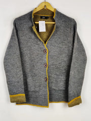 Buy online pre-used pre-loved 100% authentic & Original branded Yida (LS-19599) available in Pakistan. Top international brands avilable.