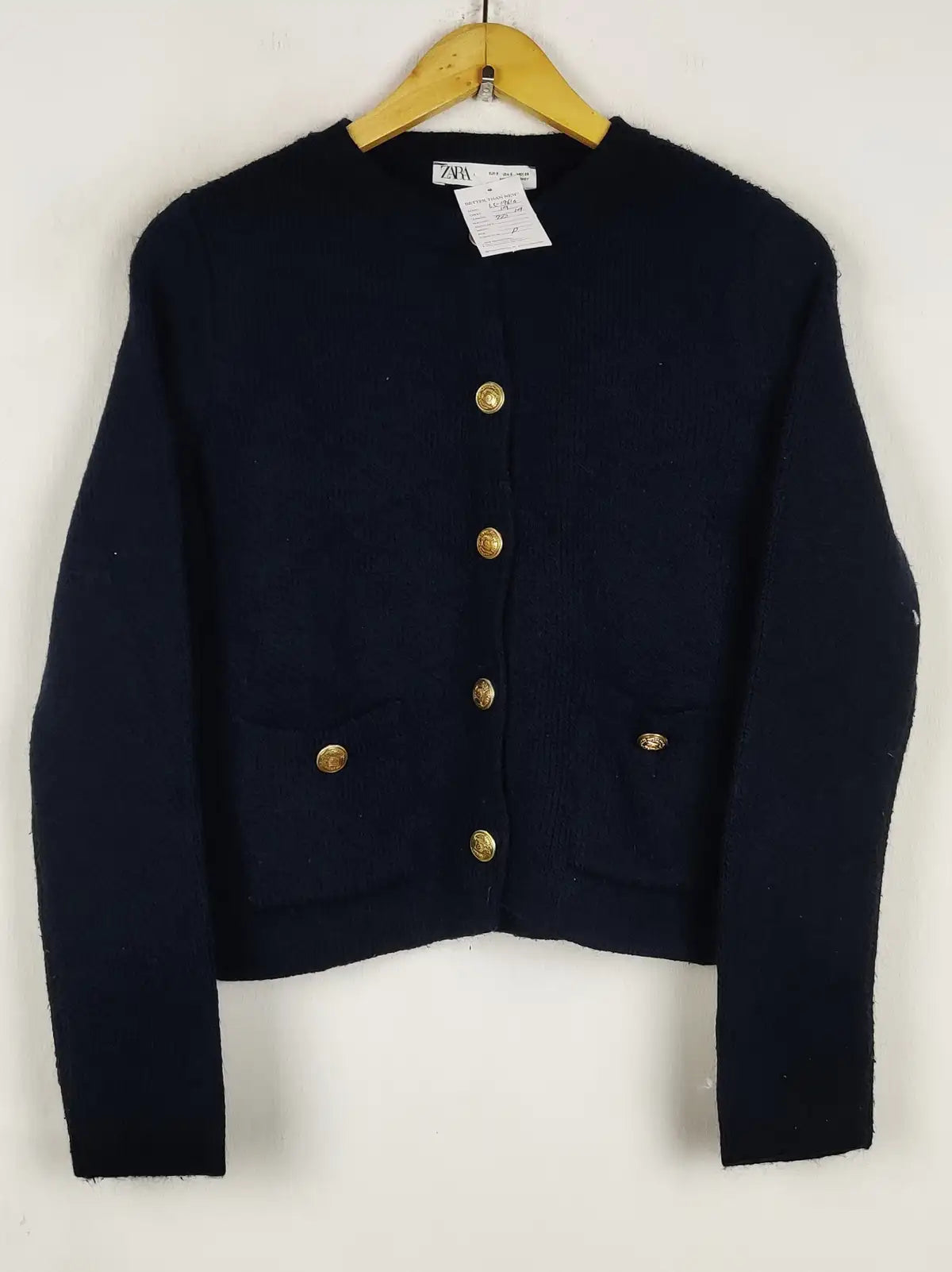 Buy online pre-used pre-loved 100% authentic & Original branded Zara (LS-19610) available in Pakistan. Top international brands avilable.